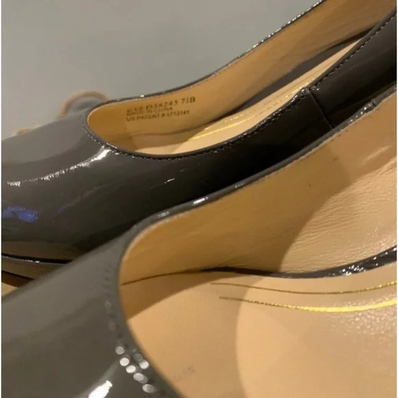 Cole Haan Chelsea Pump heels - Picture 4 of 7
